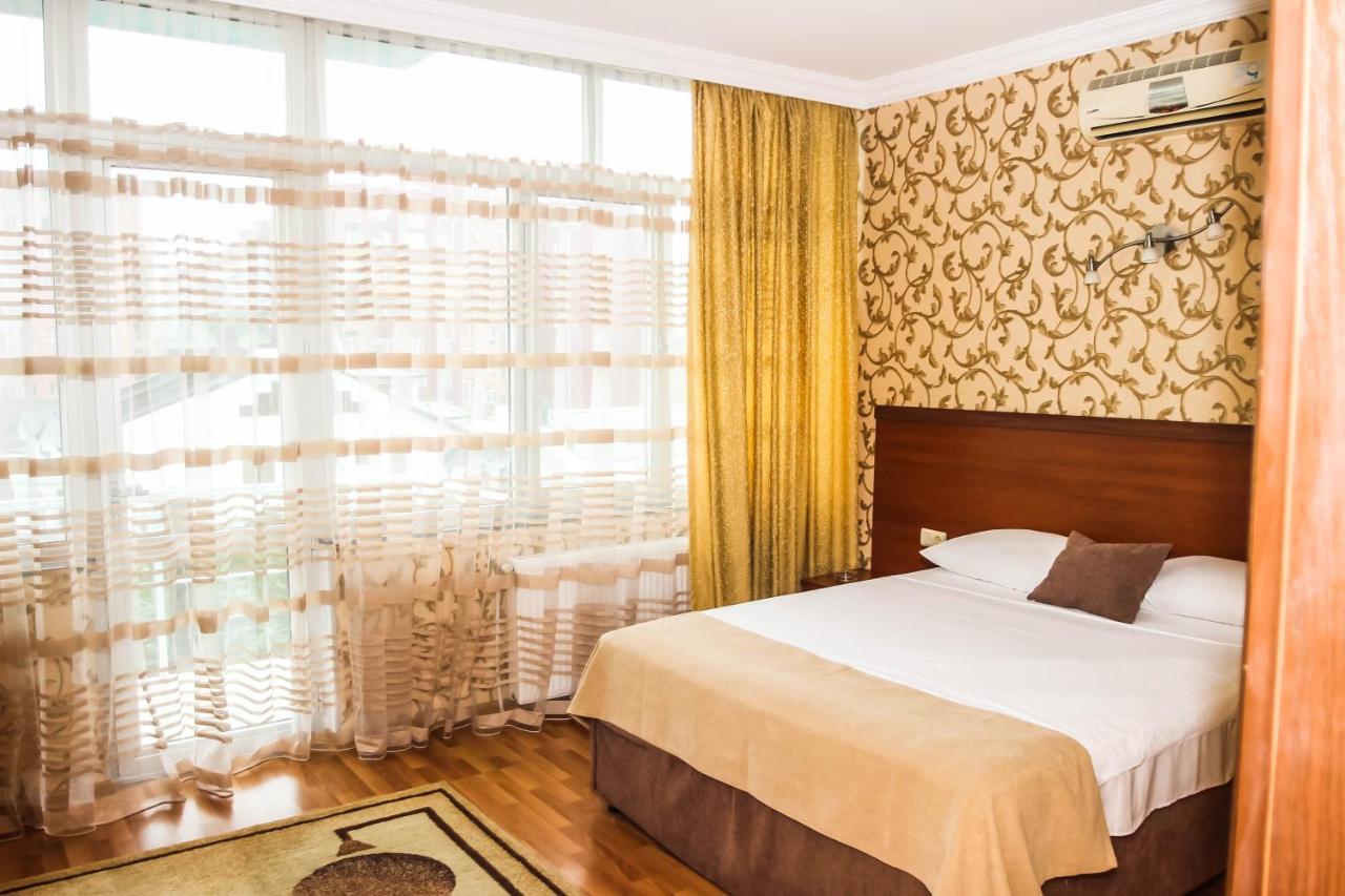 Hotel Istanbul Batumi Exterior photo