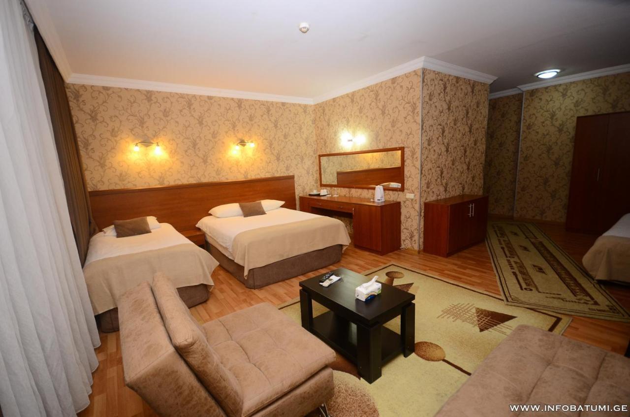 Hotel Istanbul Batumi Exterior photo