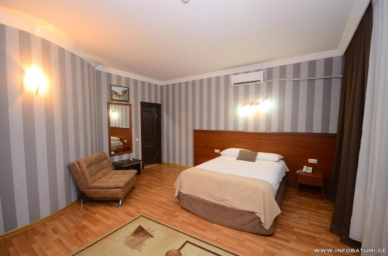 Hotel Istanbul Batumi Exterior photo